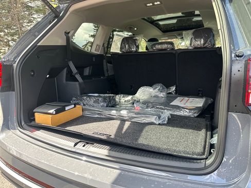 New 2026 Volkswagen Atlas Peak Edition AWD/4WD image 13
