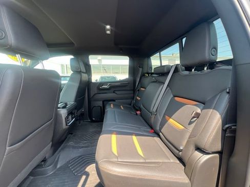Used 2023 GMC Sierra 1500 AT4 w/ AT4 Premium Package AWD/4WD image 18