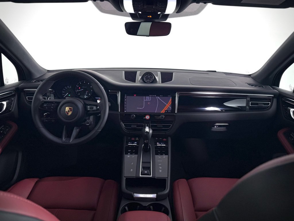 Certified 2026 Porsche Macan AWD/4WD image 22