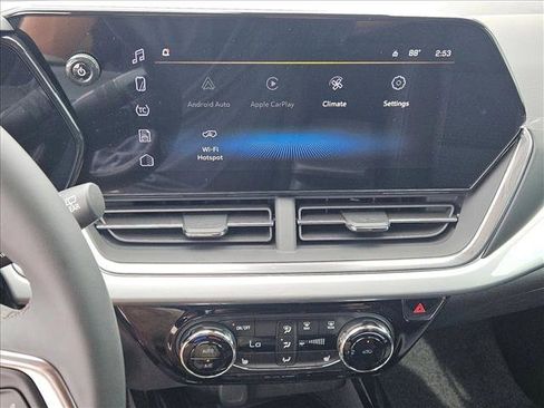 New 2026 Chevrolet Trax LT w/ Sunroof Package image 12