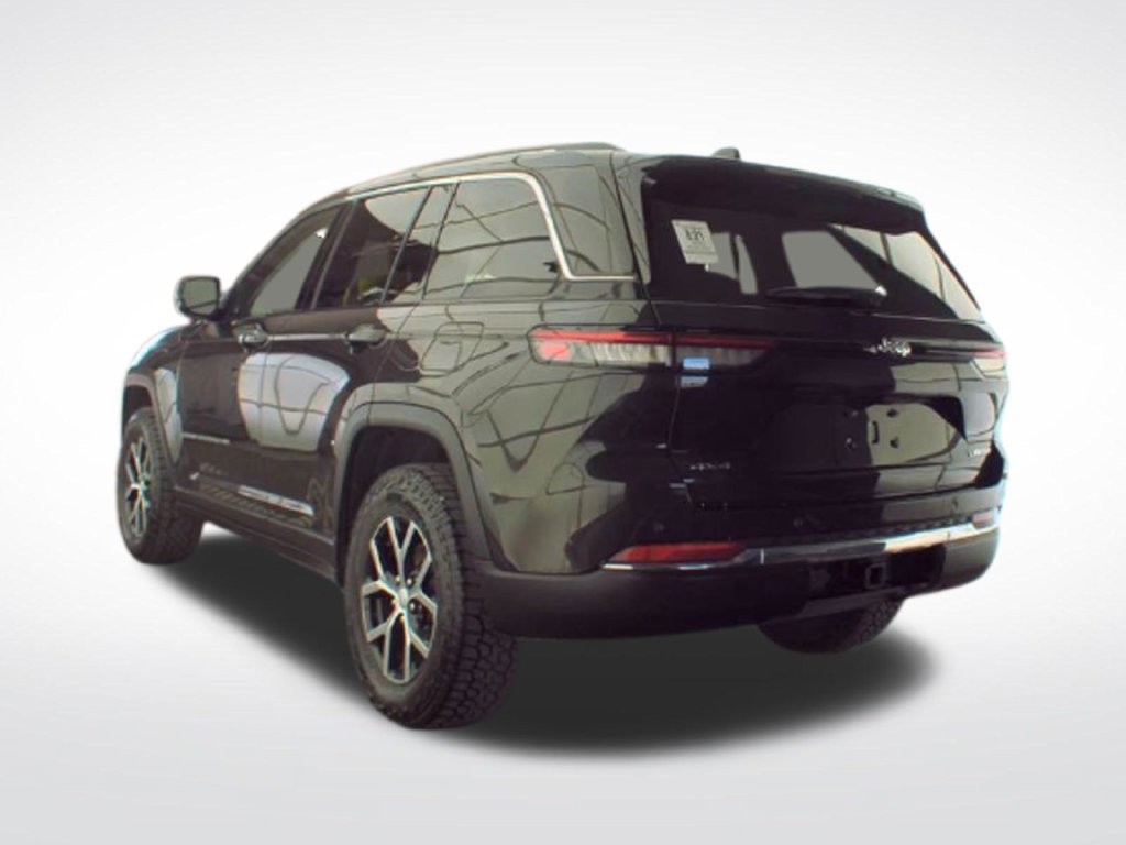 Used 2023 Jeep Grand Cherokee Limited AWD/4WD image 4