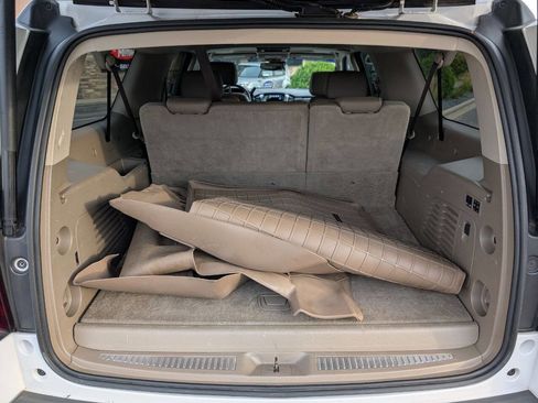 Used 2018 Chevrolet Suburban Premier image 13