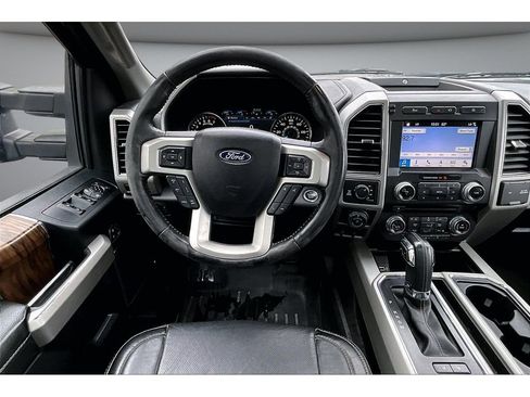 Used 2018 Ford F150 Lariat w/ Equipment Group 502A Luxury AWD/4WD image 8