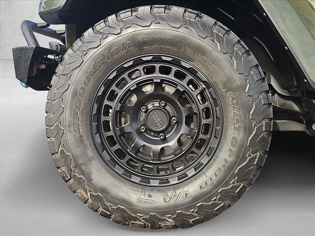 Used 2021 Jeep Wrangler Unlimited Sahara w/ Cold Weather Group AWD/4WD image 29