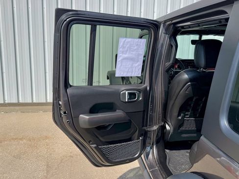 Used 2023 Jeep Wrangler Unlimited Rubicon w/ Dual Top Group AWD/4WD image 15