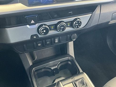Used 2017 Toyota Tacoma SR5 w/ Tow Package RWD image 23