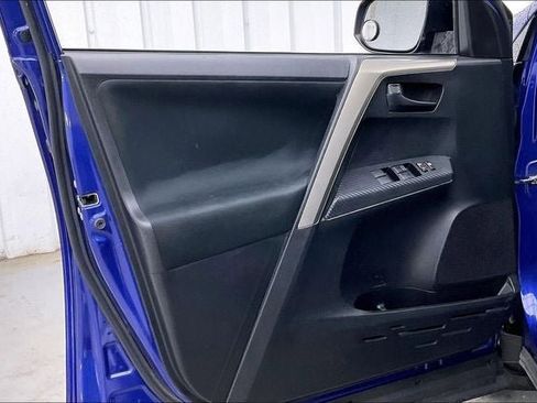 Used 2015 Toyota RAV4 LE AWD/4WD image 20