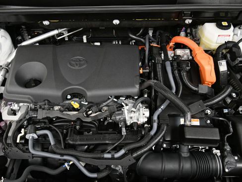 Used 2025 Toyota RAV4 XLE w/ Convenience Package image 35