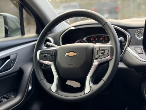 Used 2025 Chevrolet Blazer LT image 21