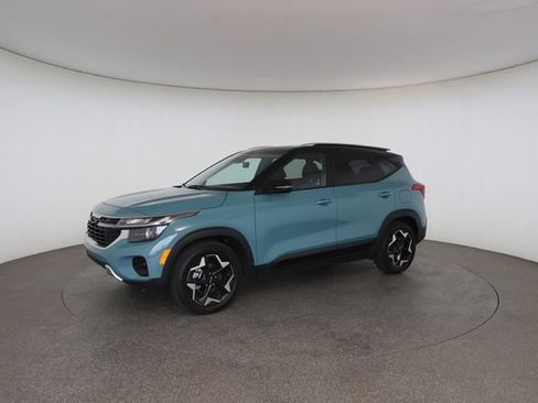 Used 2023 Honda HR-V LX image 3