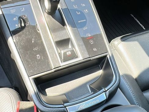 Used 2023 Porsche Macan AWD/4WD image 20