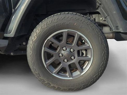 Used 2020 Jeep Gladiator Overland w/ Popular Equipment Package image 8