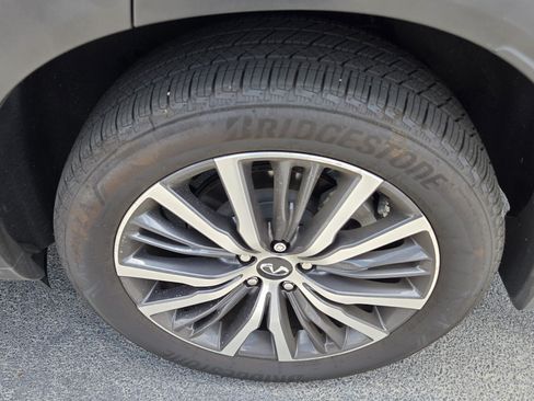 Used 2023 INFINITI QX60 Sensory w/ Vision Package AWD/4WD image 10