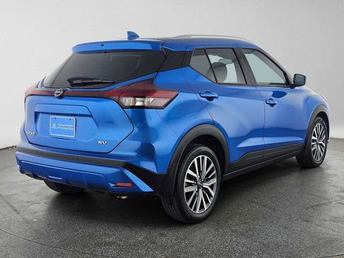 Used 2023 Nissan Kicks SV FWD image 3