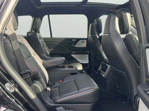 Used 2025 Lincoln Aviator Black Label w/ Jet Appearance Package image 12