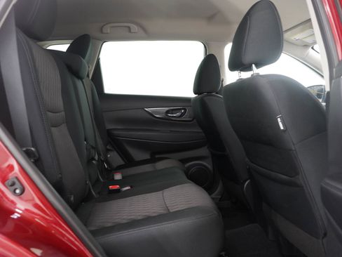 Used 2020 Nissan Rogue SV image 12