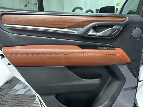 Used 2023 GMC Yukon Denali Ultimate image 17