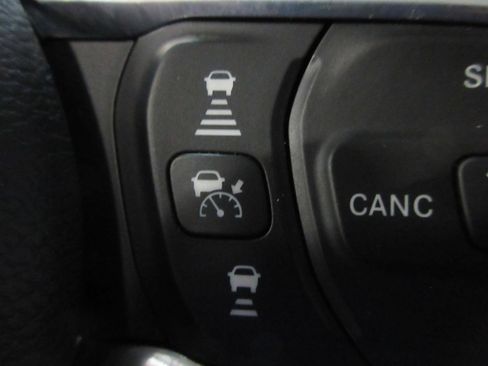 Used 2024 Jeep Wrangler Unlimited Sahara w/ Technology Group AWD/4WD image 19