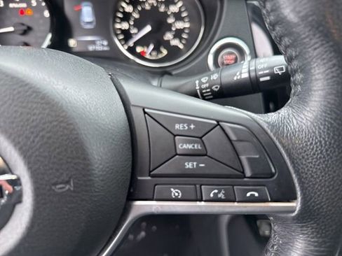 Used 2017 Nissan Rogue SV image 14