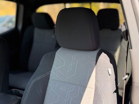 Used 2023 Toyota Tacoma TRD Off-Road image 6