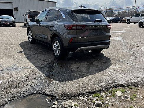 Used 2023 Ford Escape Active w/ Cold Weather Package image 5