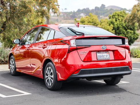 Used 2019 Toyota Prius XLE AWD/4WD image 6