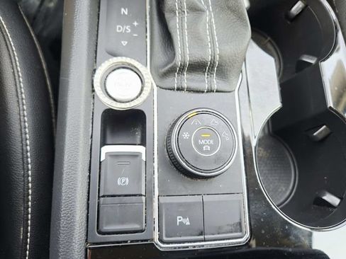 Used 2023 Volkswagen Atlas SE AWD/4WD image 29