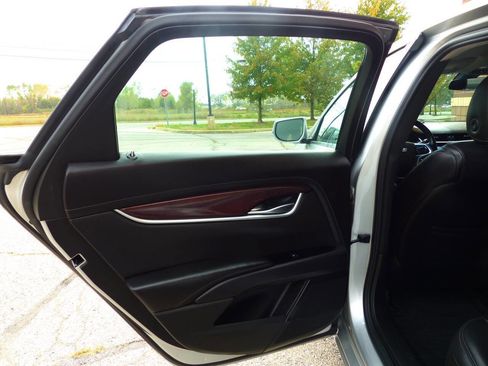 Used 2017 Cadillac XTS Luxury image 36