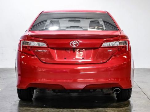Used 2012 Toyota Camry SE FWD image 11