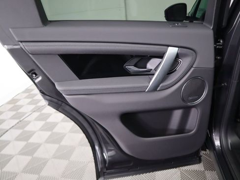 Used 2025 Land Rover Discovery Sport S image 28
