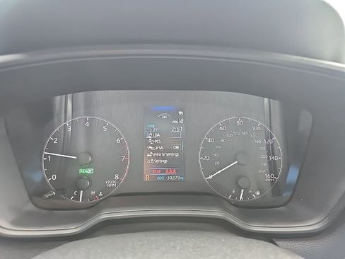 Used 2023 Toyota Corolla Cross AWD Hybrid image 17