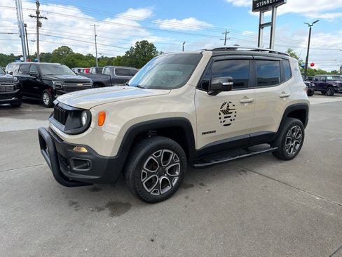 Used 2016 Jeep Renegade Limited AWD/4WD image 2