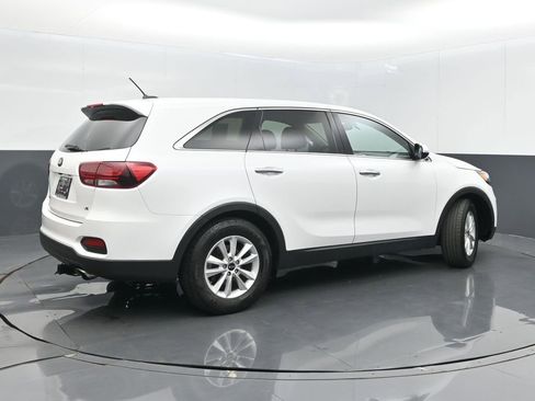 Used 2019 Kia Sorento LX FWD image 7