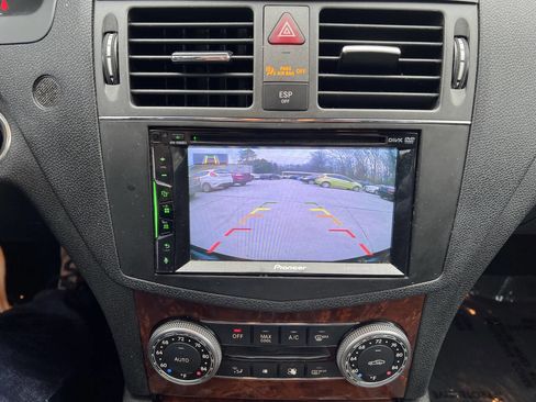 Used 2010 Mercedes-Benz C 300 4MATIC Sedan image 18