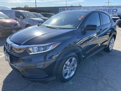 Used 2022 Honda HR-V LX image 2