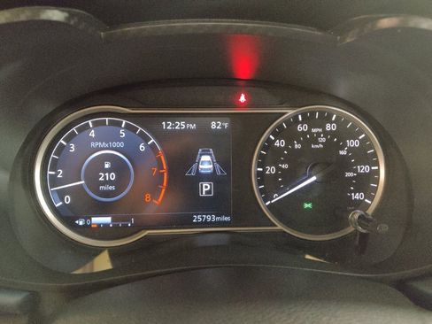 Used 2025 Nissan Versa SV FWD image 23