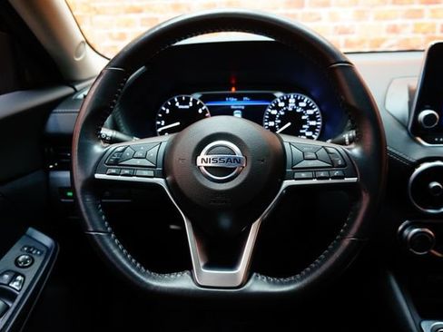 Certified 2022 Nissan Sentra SV FWD image 11