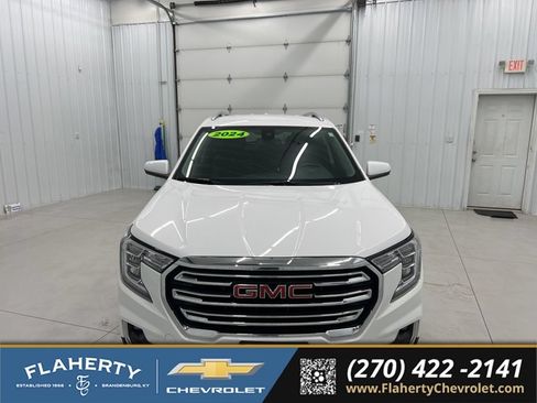 Used 2024 GMC Terrain SLT AWD/4WD image 8