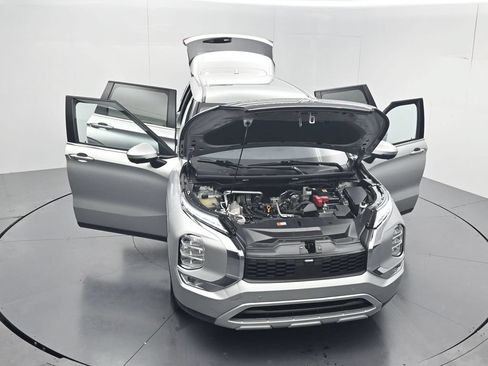 Used 2024 Mitsubishi Outlander SE FWD image 55