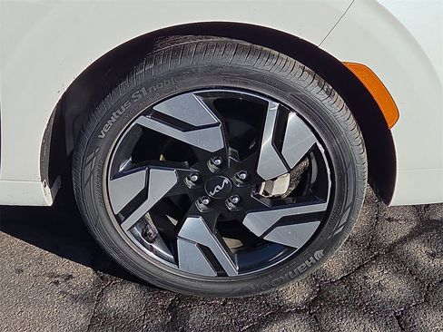 Certified 2023 Kia Soul GT-Line image 8