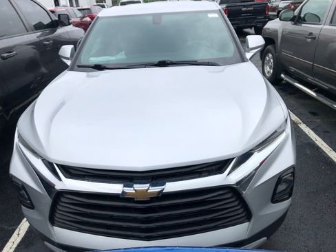 Used 2021 Chevrolet Blazer LT FWD image 2