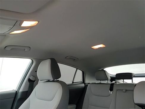 Used 2021 Hyundai Ioniq SE image 21