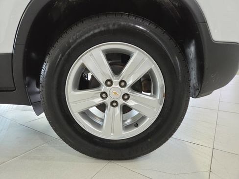 Used 2019 Chevrolet Trax LT w/ LT Convenience Package FWD image 11