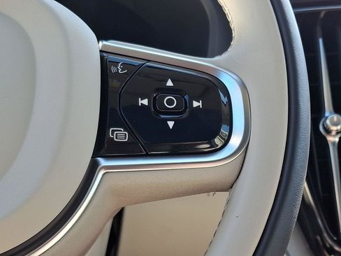 Certified 2024 Volvo XC60 B5 Plus AWD/4WD image 23