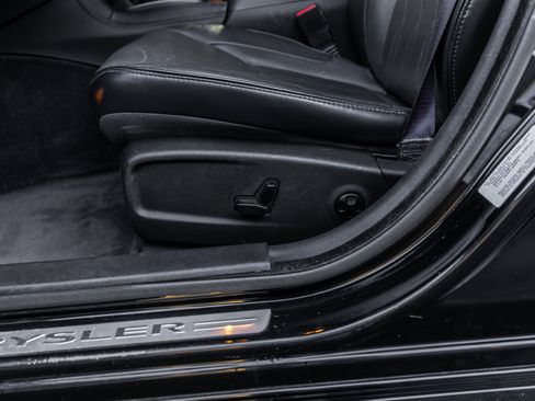 Used 2016 Chrysler 300 C Platinum RWD image 53