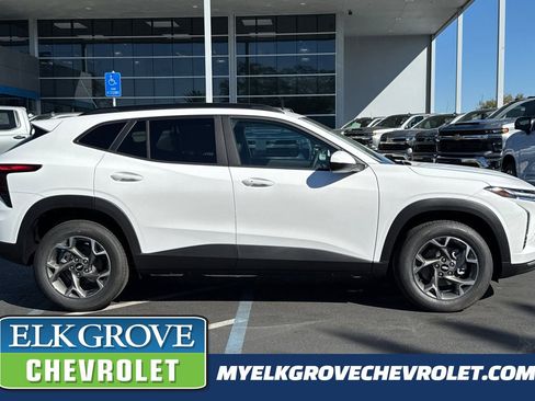 New 2026 Chevrolet Trax LT w/ Driver Confidence Package image 1