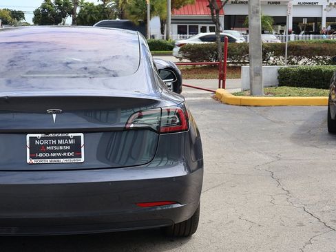Used 2018 Tesla Model 3 Mid Range image 16