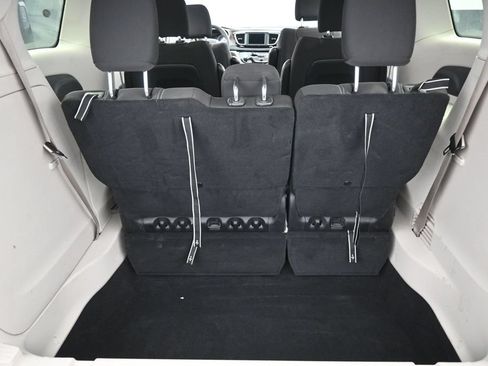 Used 2022 Chrysler Voyager LX FWD image 29