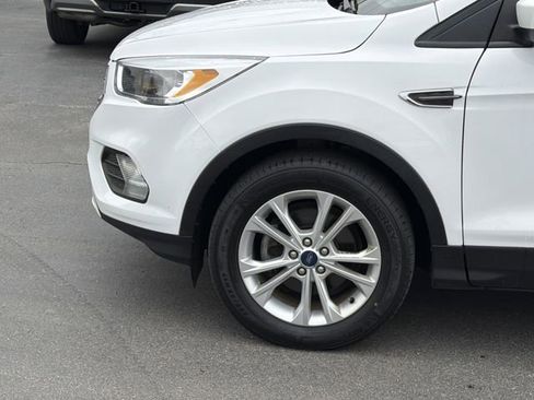 Used 2019 Ford Escape SE image 8