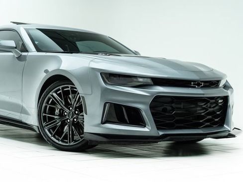 Used 2023 Chevrolet Camaro ZL1 image 4